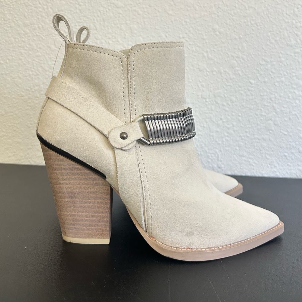 DKNY 8.5M Off White Tizz Embellished Pointed Toe Ankle Booties WESTERN SUEDE - Picture 1 of 15